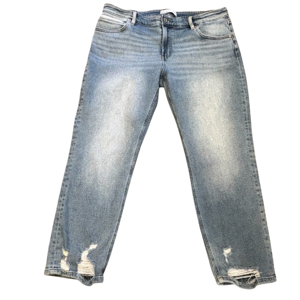 KanCan Light Wash Distressed Boyfriend Jeans